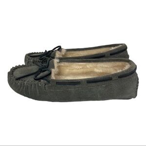 Minnetonka Slip on leather upper shoes Sz 6